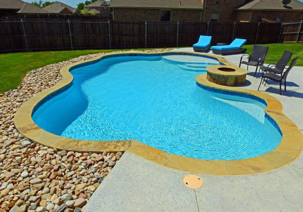 Why You Should Hire Professional Pool Builders?